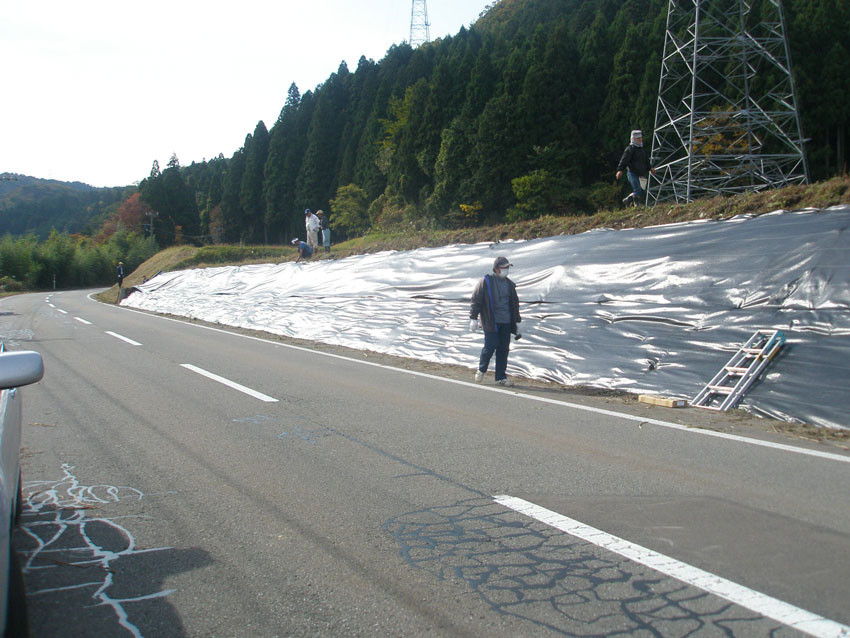 防草シート設置後の状況です。