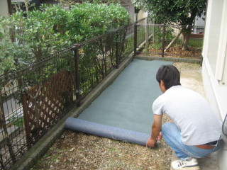 分でできる簡単な防草シートの敷き方 防草シート専門店 分でできる簡単な防草シートの敷き方 防草シート専門店