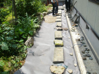 踏み石のある庭 防草シート専門店 踏み石のある庭 防草シート専門店