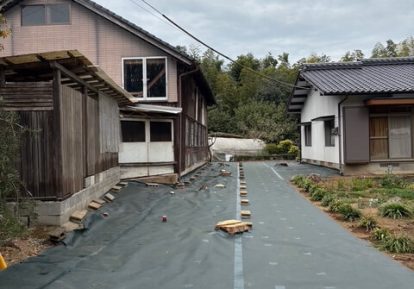 宅地の防草シート事例（お庭）