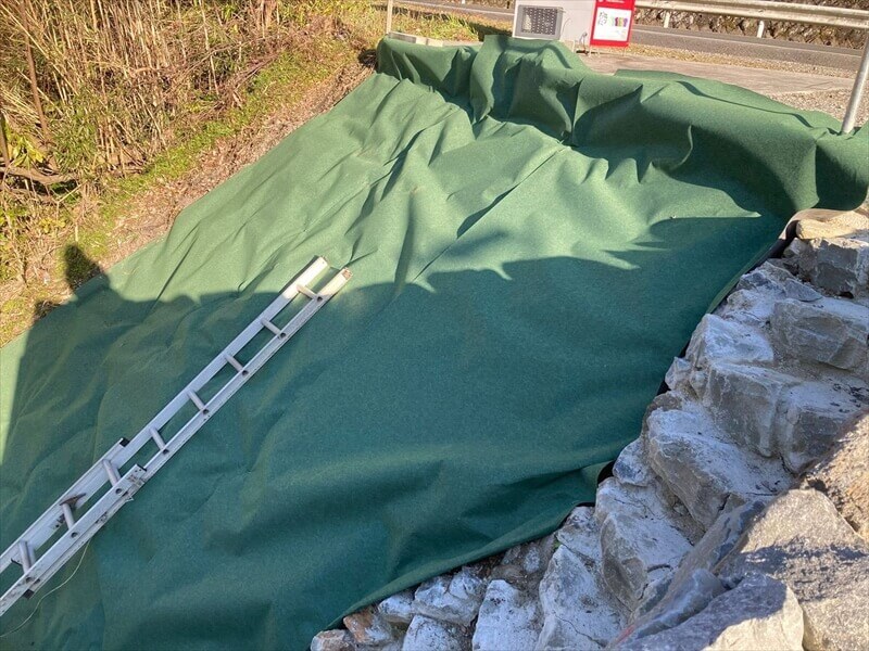 駐車場(斜面)の雑草対策