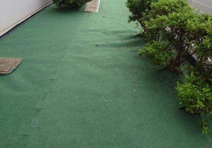 団地の防草シート施工事例
