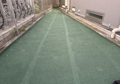 三角空き地の雑草対策｜とことん草なしシートの施工事例